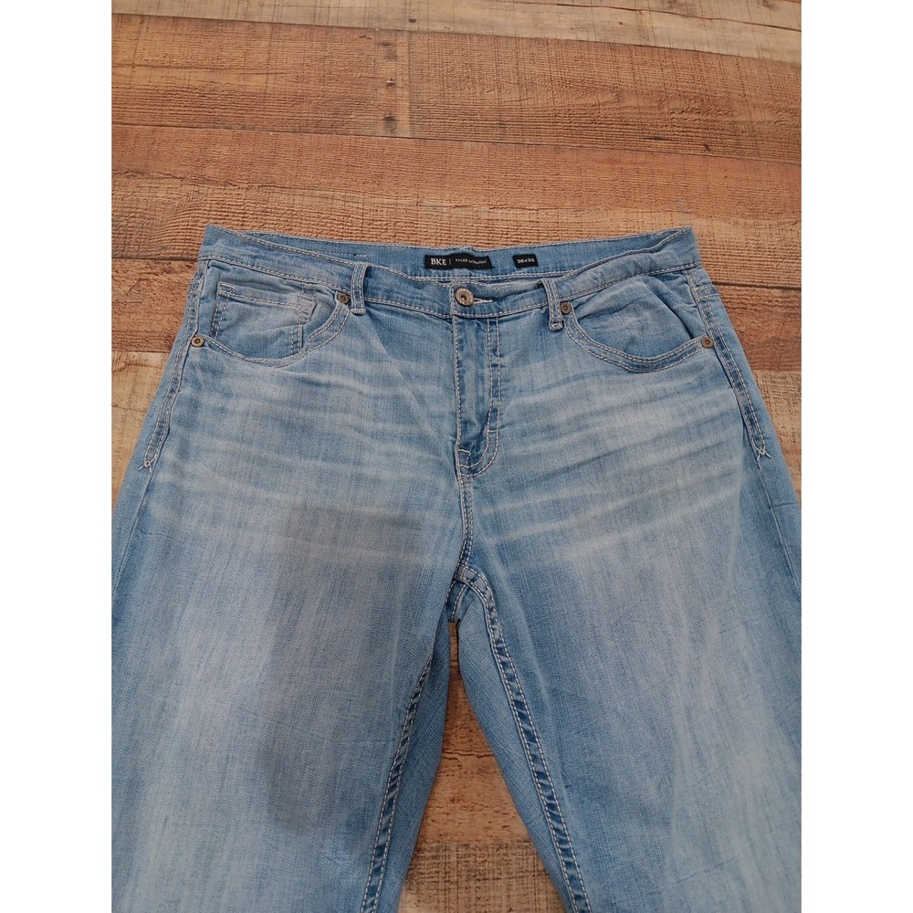 BKE Tyler Stretch Jeans Straight Leg Sz 38x32 Light Wash Denim 2605